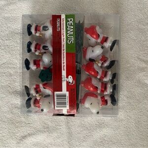 Peanuts Festive Snoopy Light Set with Red and White
